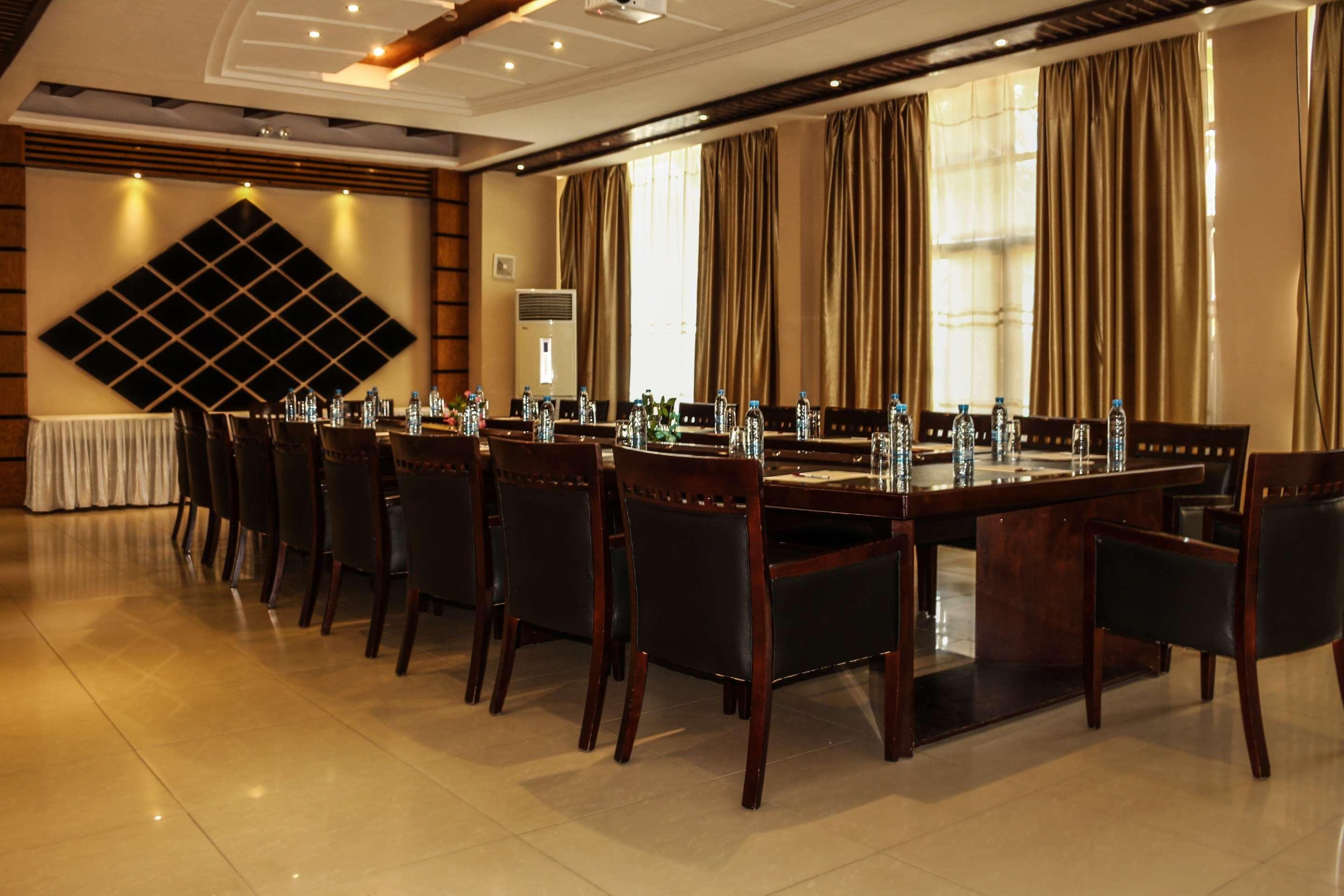 Best Western Plus Paramount Hotel Lusaka Bagian luar foto